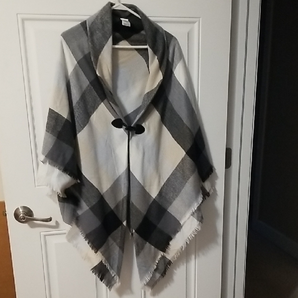 One Sz, New,Elegant Gray Plaid Women's Cape,poly Plaid